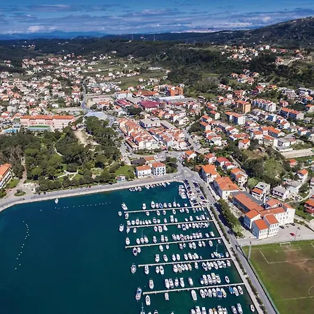 Lägenhet Awesome In Barbat na Rabu